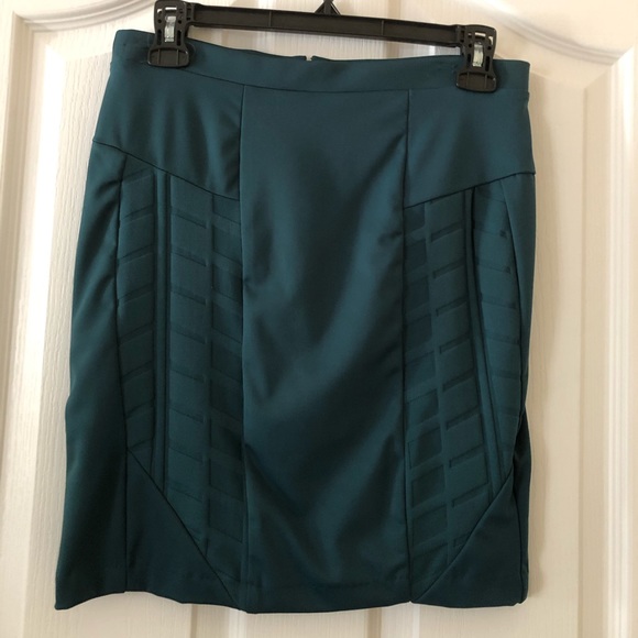 LaPina By David Helwani 18” Short Green Skirt Size M - Picture 1 of 8